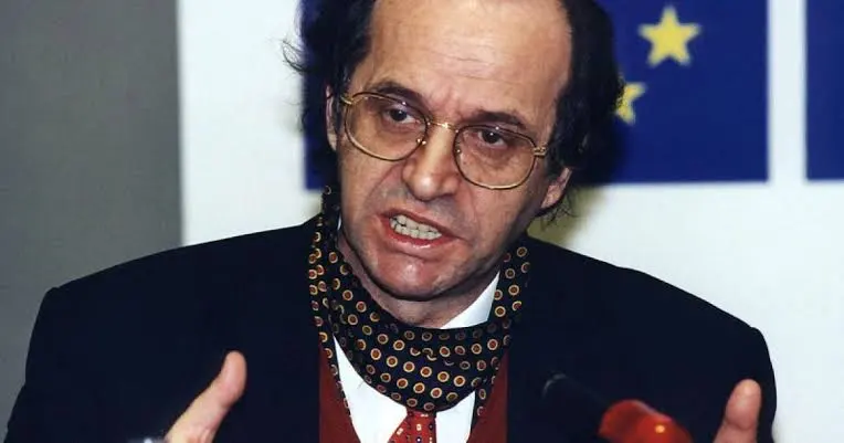 DR. IBRAHIM RUGOVA PRESIDENTI HISTORIK I REPUBLIKËS SË KOSOVËS