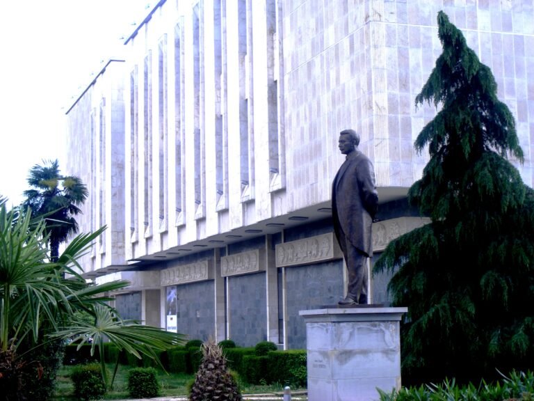Hasan Prishtina: 14 pikët, 5 ditët si kryeministër dhe plumbi në Selanik