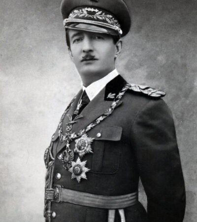 Ahmet Zogu, nga kryeministër te mbret: mekanika e një kurore