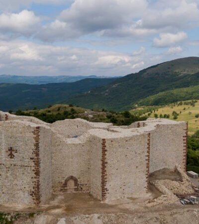 Novobërda: qyteti i argjendtë që ra më 1 qershor 1455