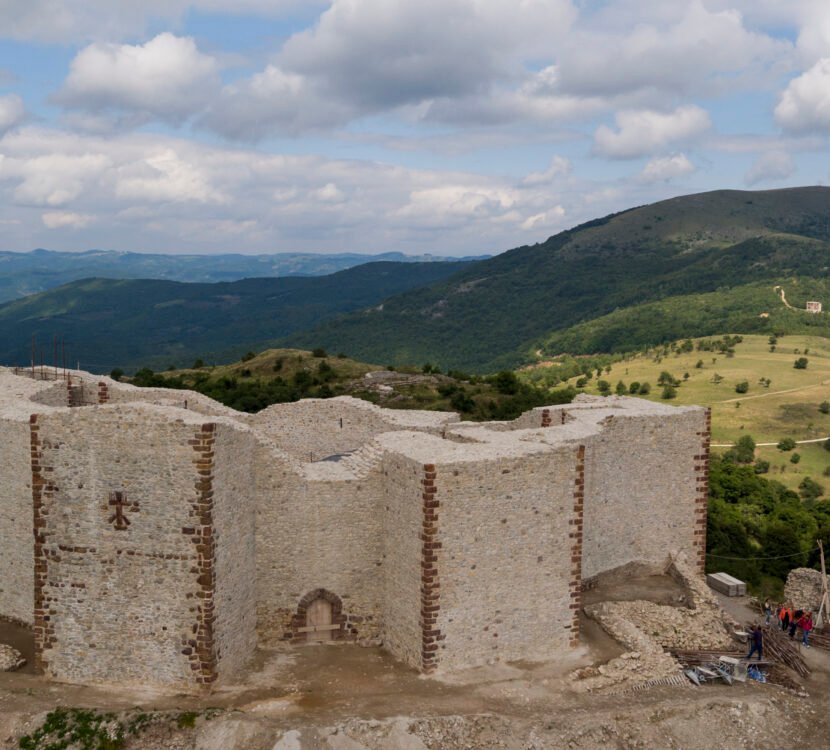 Novobërda: qyteti i argjendtë që ra më 1 qershor 1455