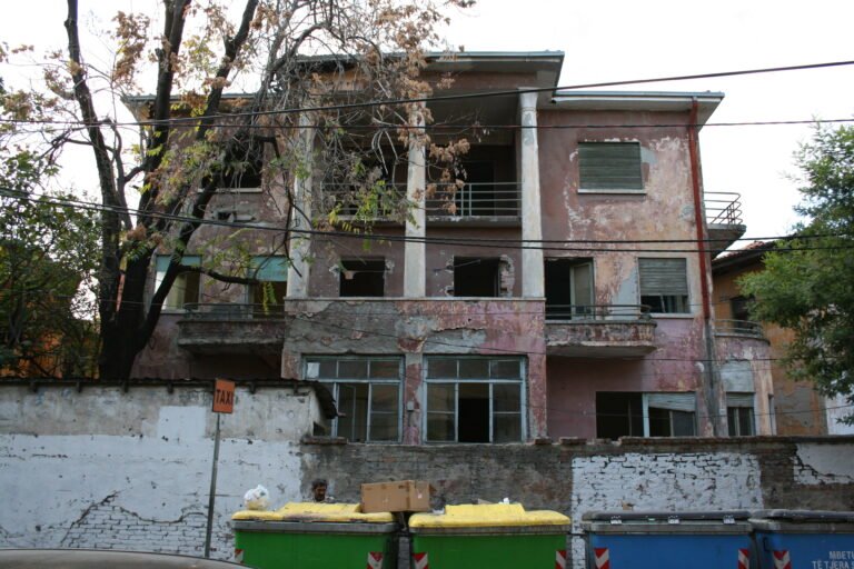 Radio Tirana në valët e shkurtra: zëri që fliste 20 gjuhë