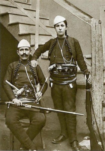 Azem dhe Shote Galica: dymbëdhjetë vjet luftë në Drenicë